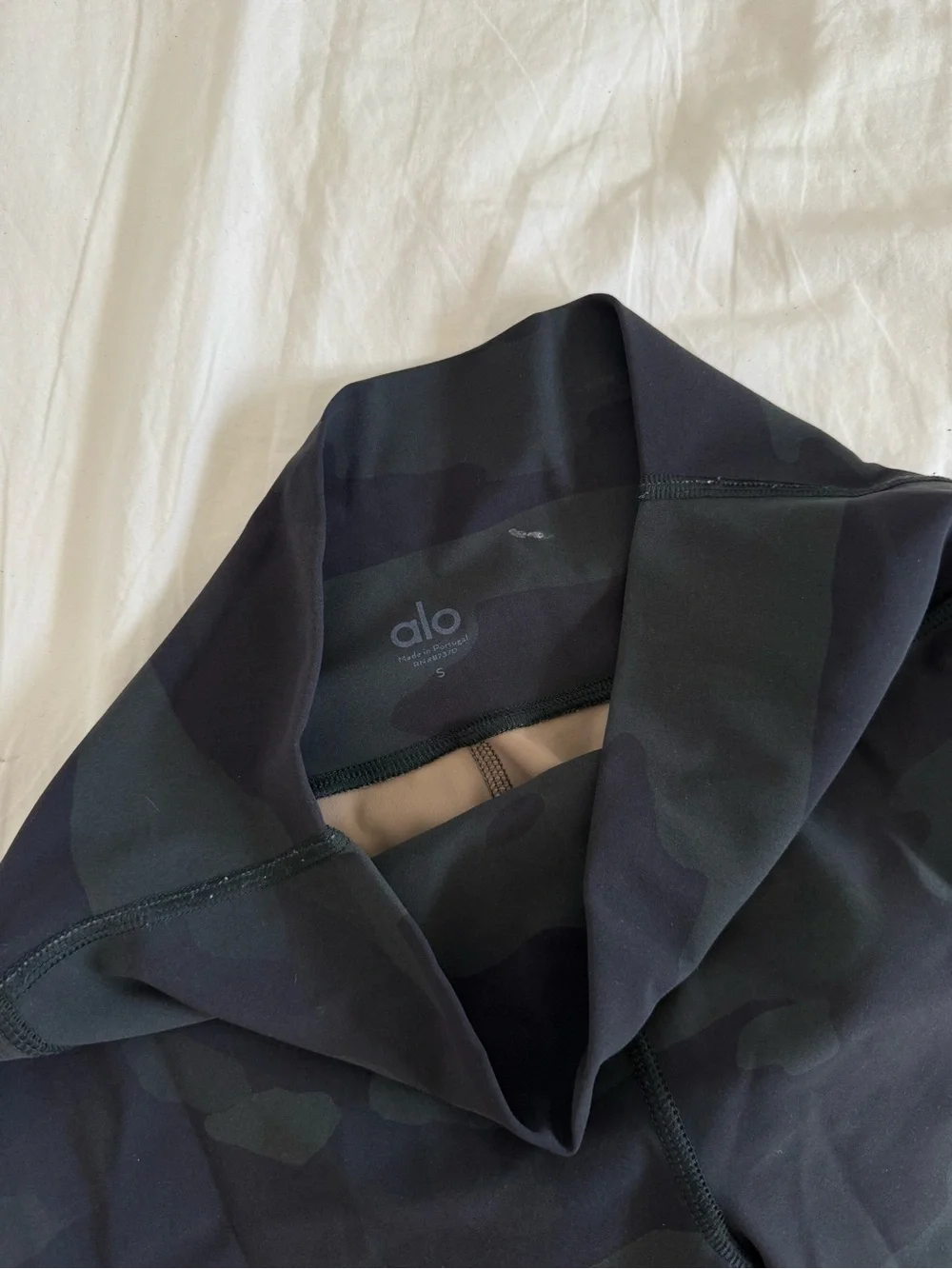 Alo Black and Dark Green Camo Leggings